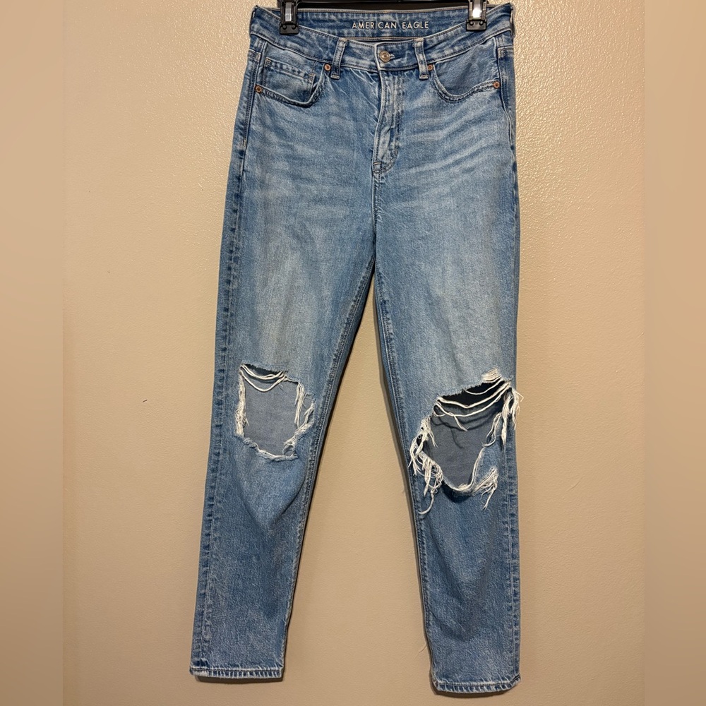 American Eagle Outfitters Light Blue Distressed Mom Jeans